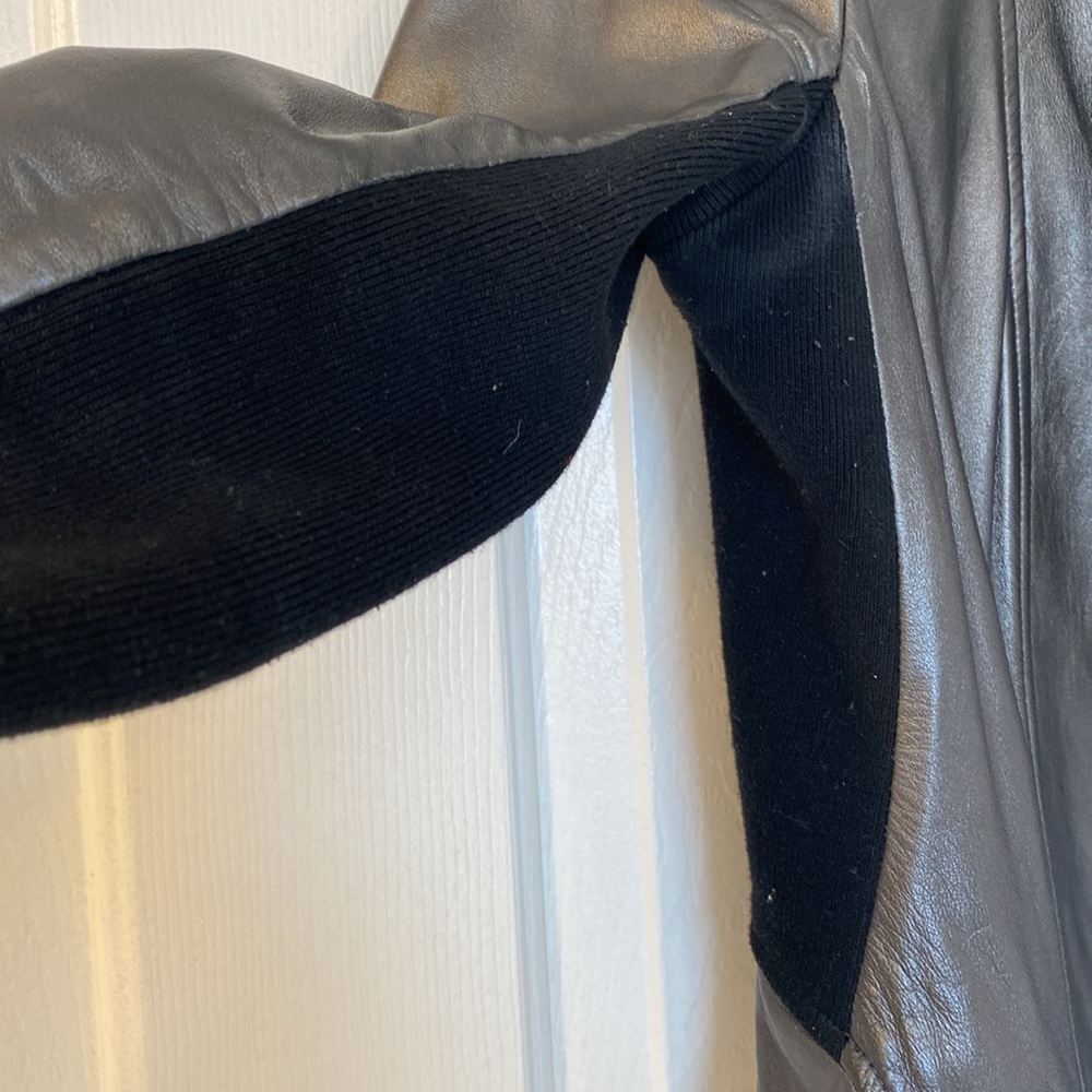 Leather jacket - Picture 3 of 7